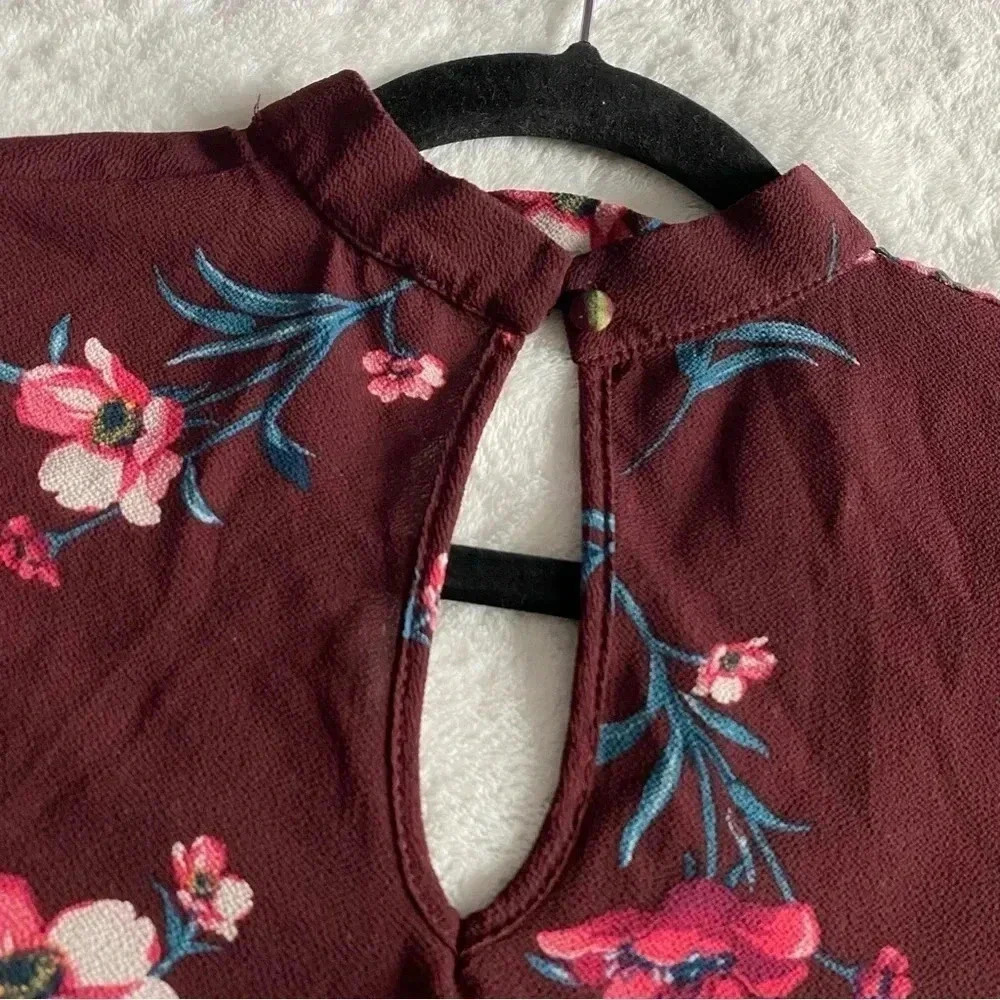 Floral Keyhole Top - Picture 5 of 5